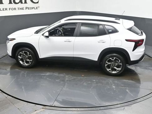 New 2026 Chevrolet Trax LT w/ Driver Confidence Package image 21