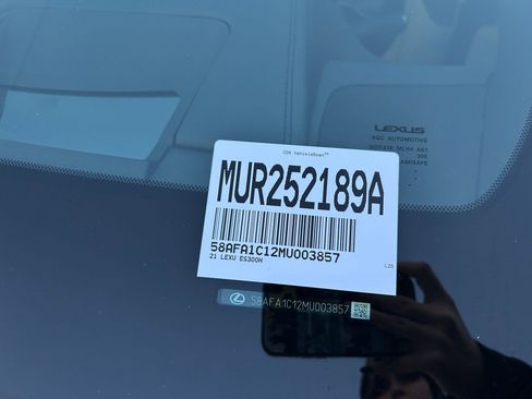 Used 2021 Lexus ES 300h Ultra Luxury image 33