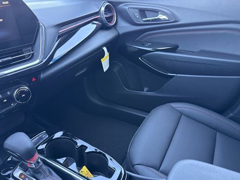 New 2026 Chevrolet Trax RS w/ Sunroof Package image 21