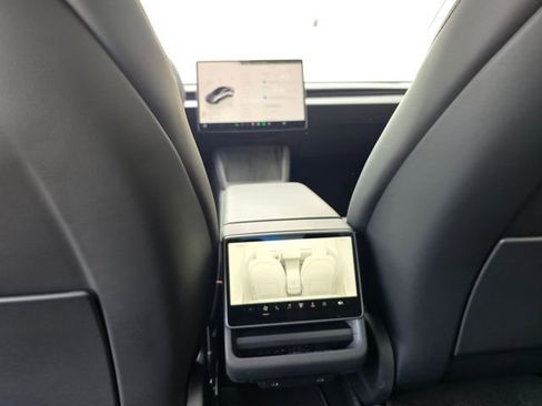 Used 2025 Tesla Model 3 Long Range image 33