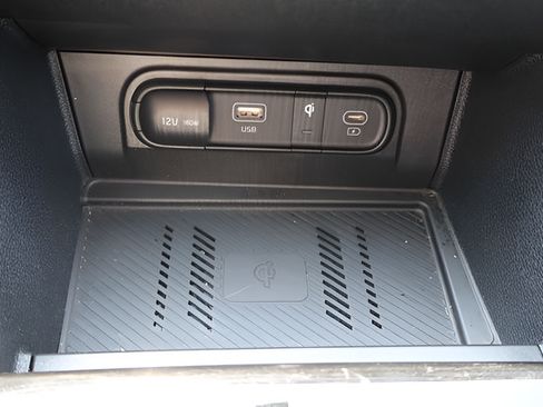 Used 2025 Kia Sportage EX w/ Premium Package FWD image 34