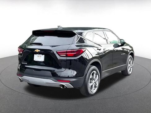 Used 2025 Chevrolet Blazer LT FWD image 11
