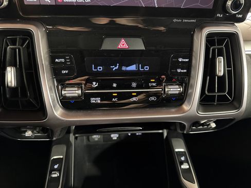 Certified 2023 Kia Sorento EX AWD/4WD image 24