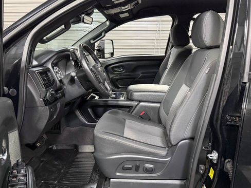 Used 2023 Nissan Titan SV w/ SV Convenience Package image 14