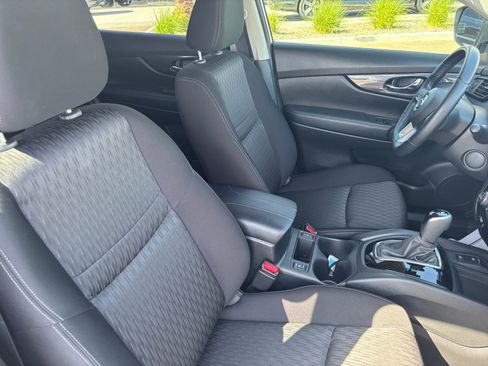 Used 2020 Nissan Rogue SV w/ Sun & Sound Touring Package FWD image 19