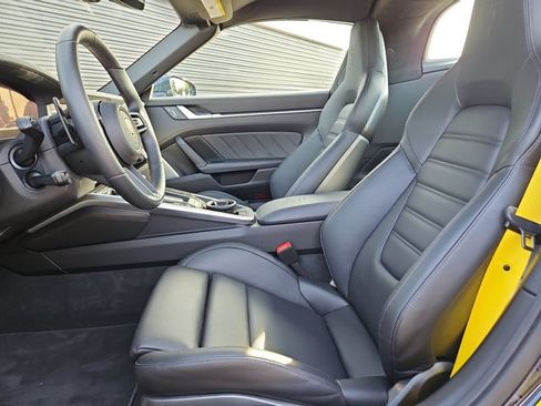 Certified 2026 Porsche 911 Targa 4 GTS AWD/4WD image 5