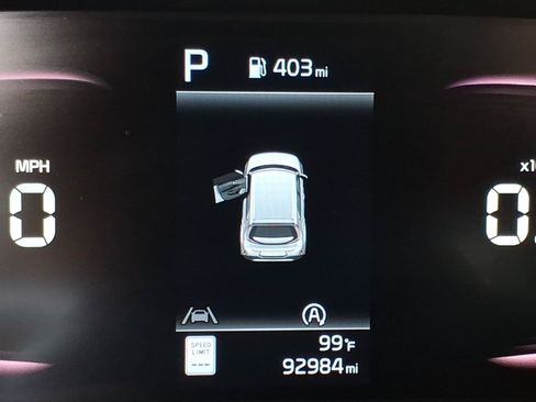 Used 2023 Kia Soul LX w/ LX Technology Package FWD image 18