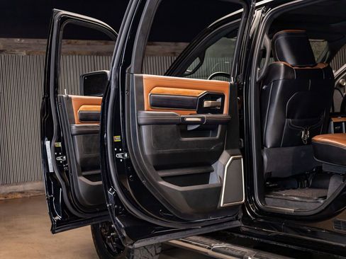 Used 2024 RAM 3500 Limited w/ Safety Group image 32