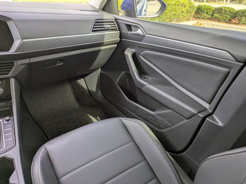 Certified 2023 Volkswagen Jetta SE image 16