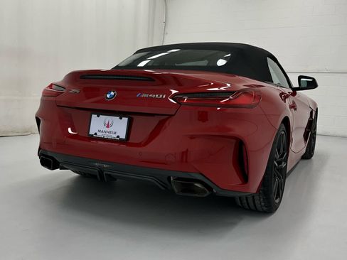 Used 2024 BMW Z4 M40i w/ Premium Package image 12