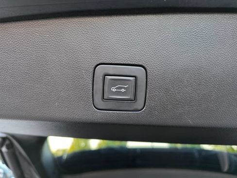 Used 2023 Buick Encore GX Essence w/ Sport Touring Package AWD/4WD image 11