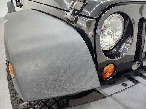 Used 2012 Jeep Wrangler Unlimited Sport image 19