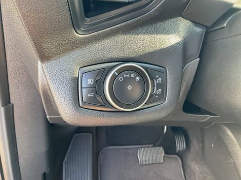 Used 2018 Ford Escape SE FWD image 8
