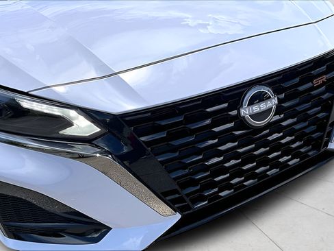 Certified 2025 Nissan Altima 2.5 SR AWD/4WD image 36