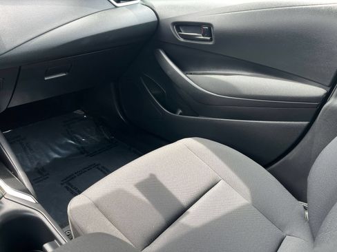Used 2025 Toyota Corolla LE FWD image 40