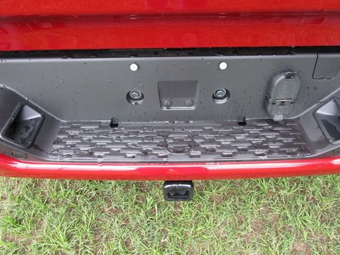 New 2026 RAM 1500 Laramie w/ Laramie Southwest Edition AWD/4WD image 12