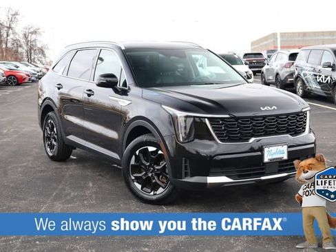 Certified 2024 Kia Sorento S image 2
