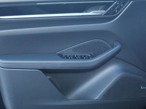 New 2026 Porsche Macan 4 Electric image 21