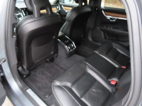 Used 2018 Volvo S90 T6 Inscription w/ Convenience Package image 9