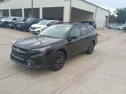 Used 2025 Subaru Outback Onyx Edition AWD/4WD image 1