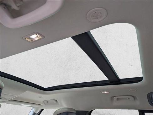 Used 2020 Land Rover Defender 110 HSE image 20