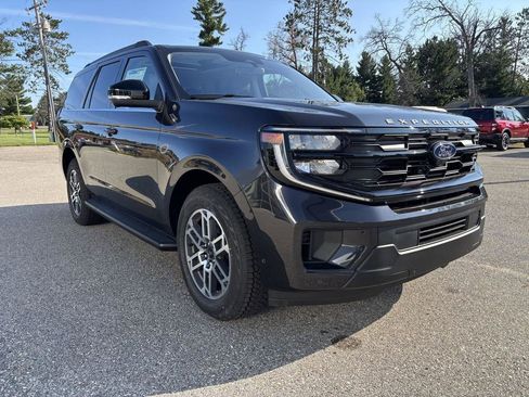 New 2025 Ford Expedition Active image 1