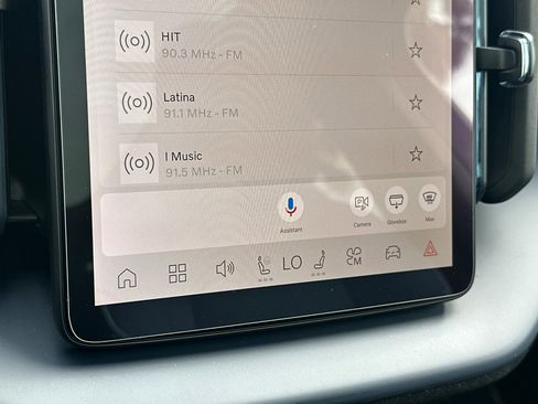 New 2026 Volvo EX30 Plus w/ Climate Package image 18