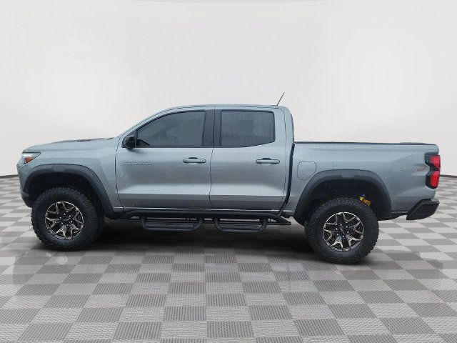 Used 2025 Chevrolet Colorado ZR2 w/ Technology Package AWD/4WD image 2