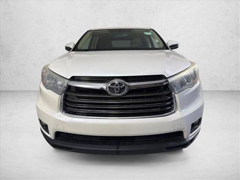 Used 2015 Toyota Highlander Plus FWD image 8