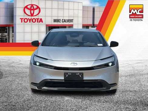 Used 2025 Toyota Prius LE FWD image 8