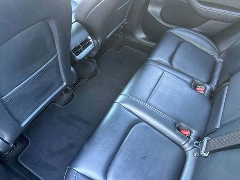 Used 2021 Tesla Model Y Long Range image 12