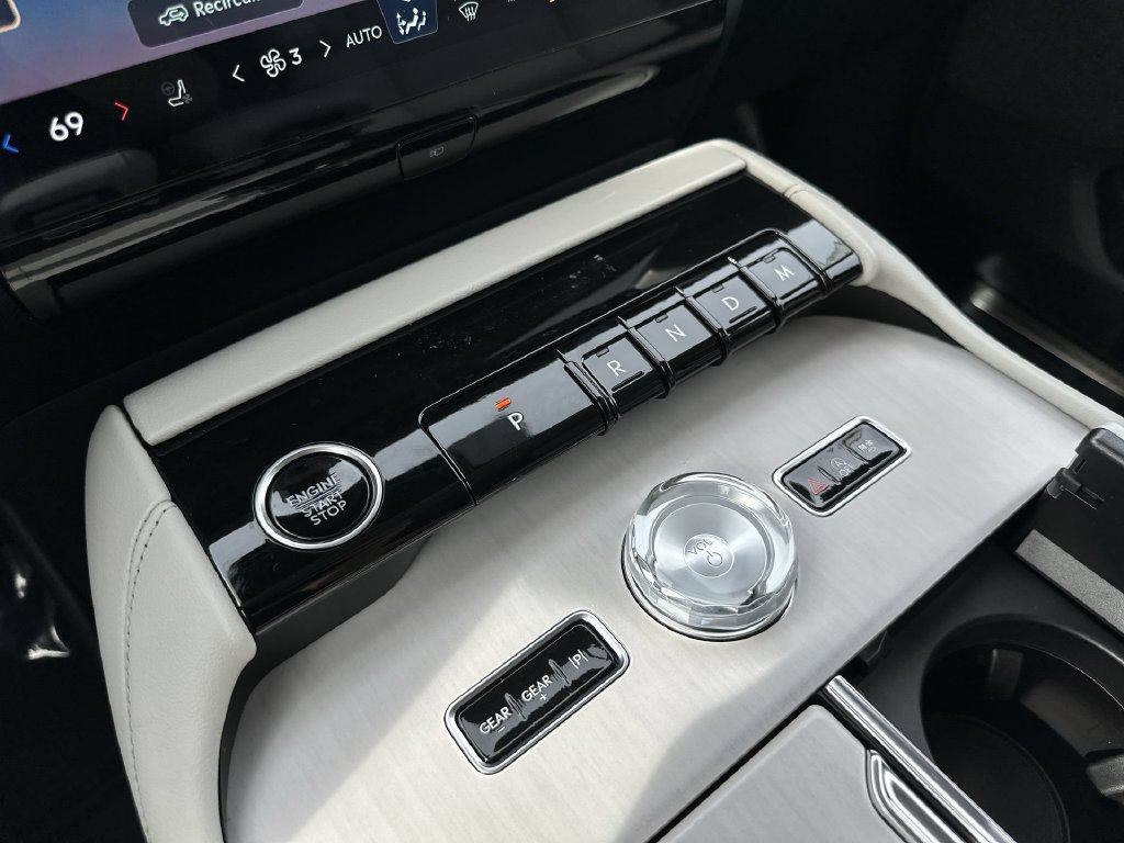 Certified 2026 Lincoln Navigator Reserve w/ Jet Appearance Package AWD/4WD image 23