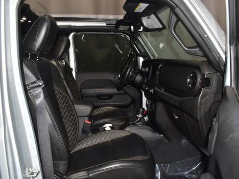 Used 2022 Jeep Wrangler Unlimited Sahara AWD/4WD image 27