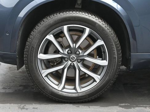Used 2018 Volvo XC90 T6 Momentum w/ Convenience Package AWD/4WD image 32