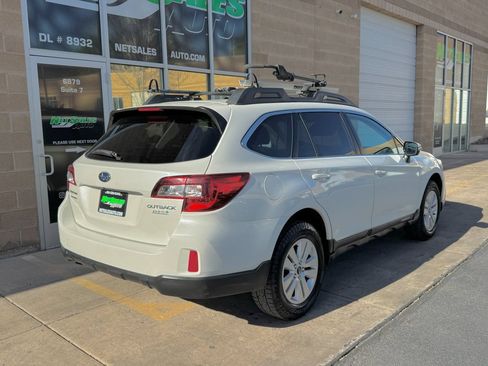 Used 2015 Subaru Outback 2.5i Premium AWD/4WD image 4
