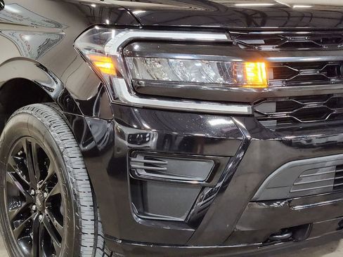 Used 2022 Ford Expedition XLT image 13