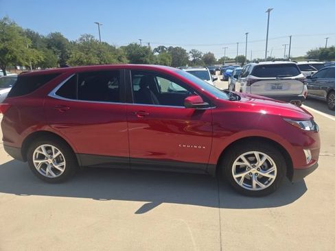 Used 2021 Chevrolet Equinox LT FWD image 2