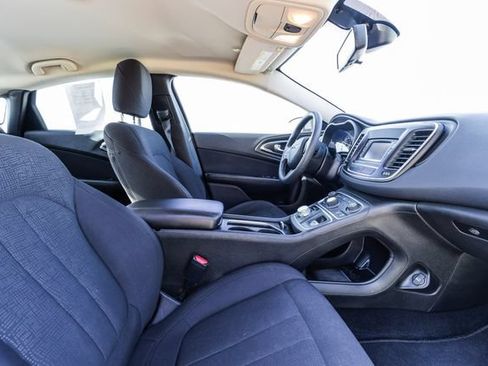 Used 2015 Chrysler 200 Limited FWD image 17