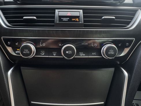 Used 2021 Honda Accord Touring image 22