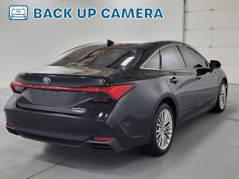 Used 2020 Toyota Avalon Limited image 9