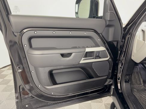 Used 2024 Land Rover Defender 110 SE AWD/4WD image 14