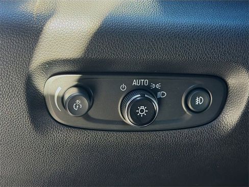 Used 2021 Chevrolet Traverse RS image 36