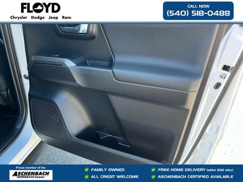 Used 2019 Toyota Tacoma TRD Off-Road image 29