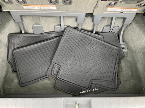 Used 2015 Toyota Sienna XLE AWD/4WD image 41