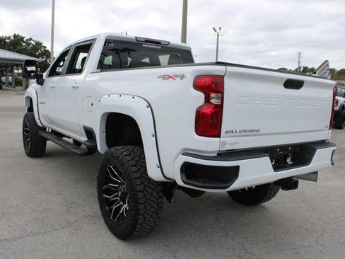 Used 2022 Chevrolet Silverado 2500 LT w/ Convenience Package image 8