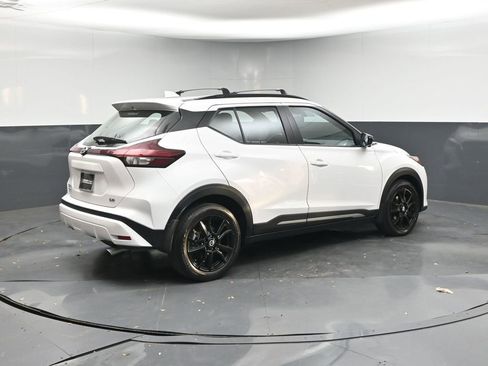 Used 2021 Nissan Kicks SR w/ SR Premium Package image 5