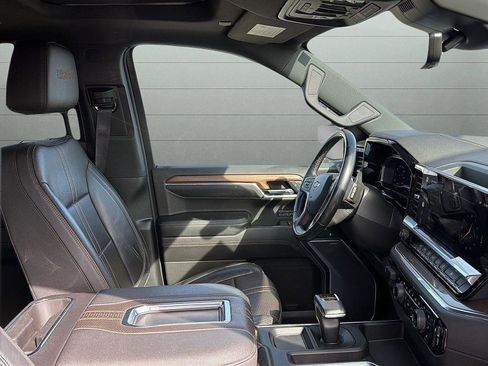 Used 2022 Chevrolet Silverado 1500 High Country w/ High Country Premium Package image 18