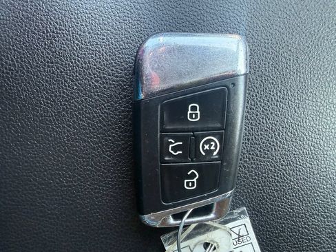 Used 2021 Volkswagen Atlas SE w/ Towing Package AWD/4WD image 36