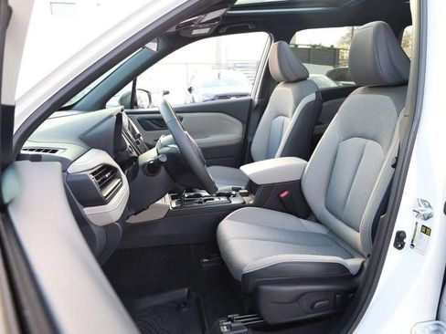 Used 2026 Subaru Forester Premium AWD/4WD image 3