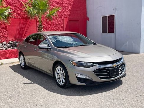 Used 2022 Chevrolet Malibu LT FWD image 1